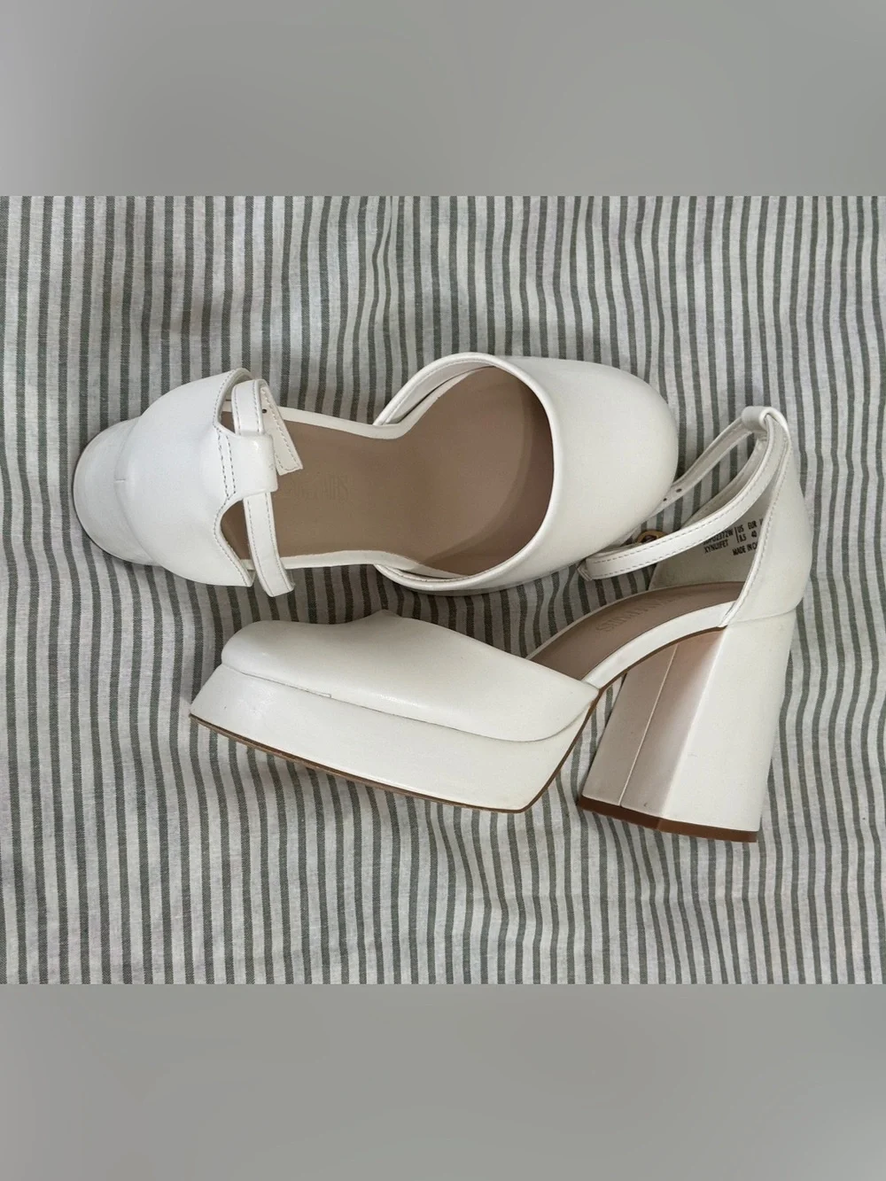 Dream Pairs White Platform Mary Jane Pumps